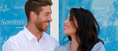 Sergio Ramos y Pilar Rubio se miran enamorados en la presentación de su hijo Sergio