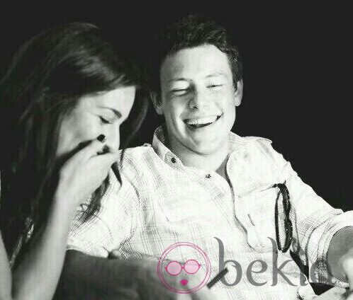 Lea Michele y Cory Monteith sonrientes