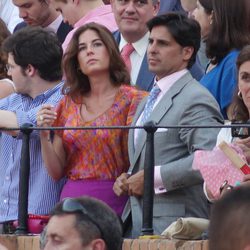 Fran Rivera y Lourdes Montes viendo los toros en la Feria de Sevilla 2014