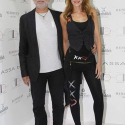 Juan Ramón Lucas y Sandra Ibarra en el celebración del décimo aniversario de Dassa Bassa