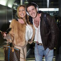 Ana Obregón y Álex Lequio en el aeropuerto