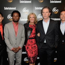 Johnny Ortiz, Elvis Nolasco, Felicity Huffan, Timothy Hutton y Benito Martinez en los Upfronts de la ABC 2014