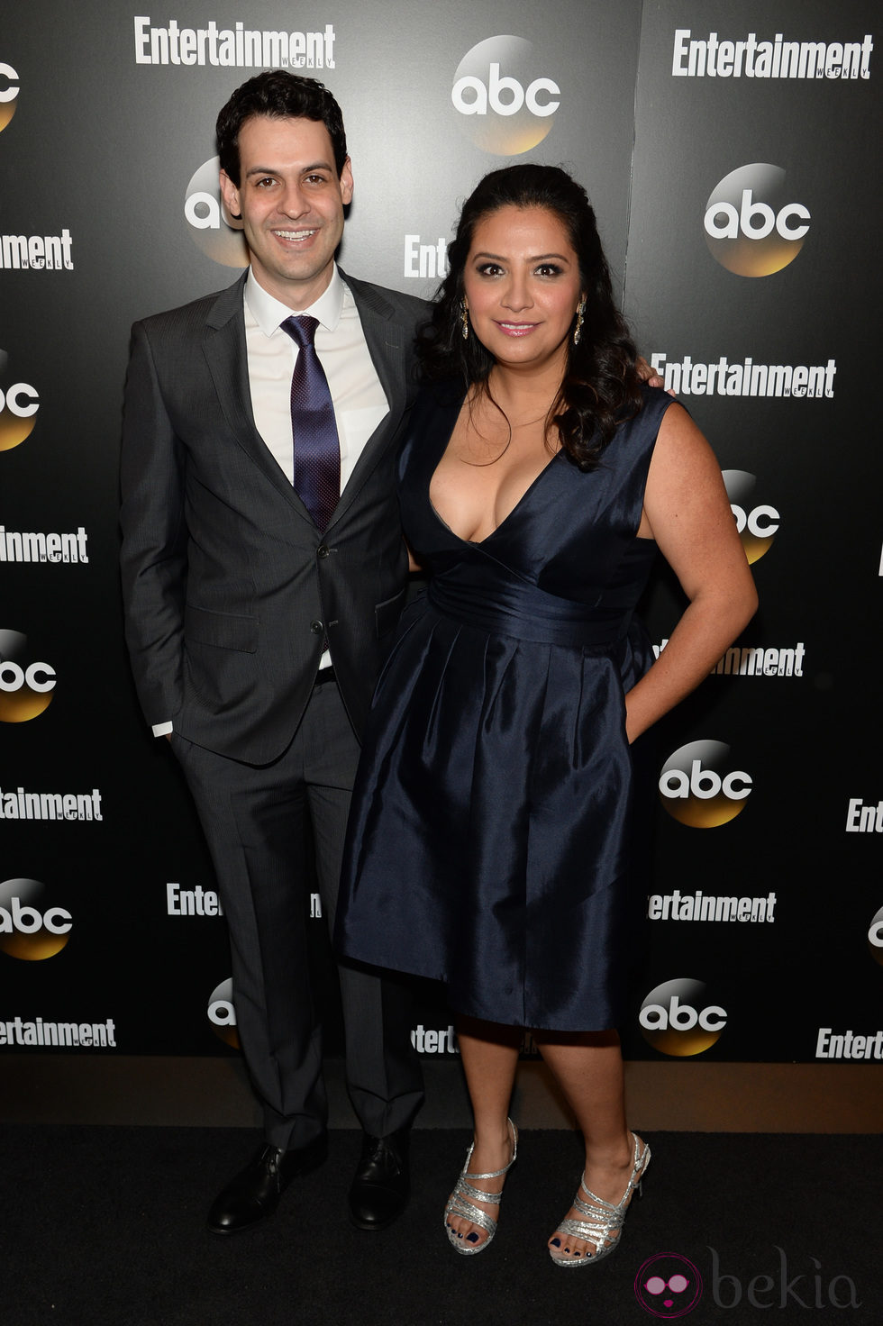 Andrew Leeds y Cristela Alozno en los Upfronts de la ABC 2014