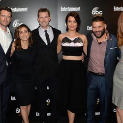 Katie Lowes, Scott Foley,Guillermo Diaz y el resto de 'Scandal' en los Upfronts de la ABC 2014