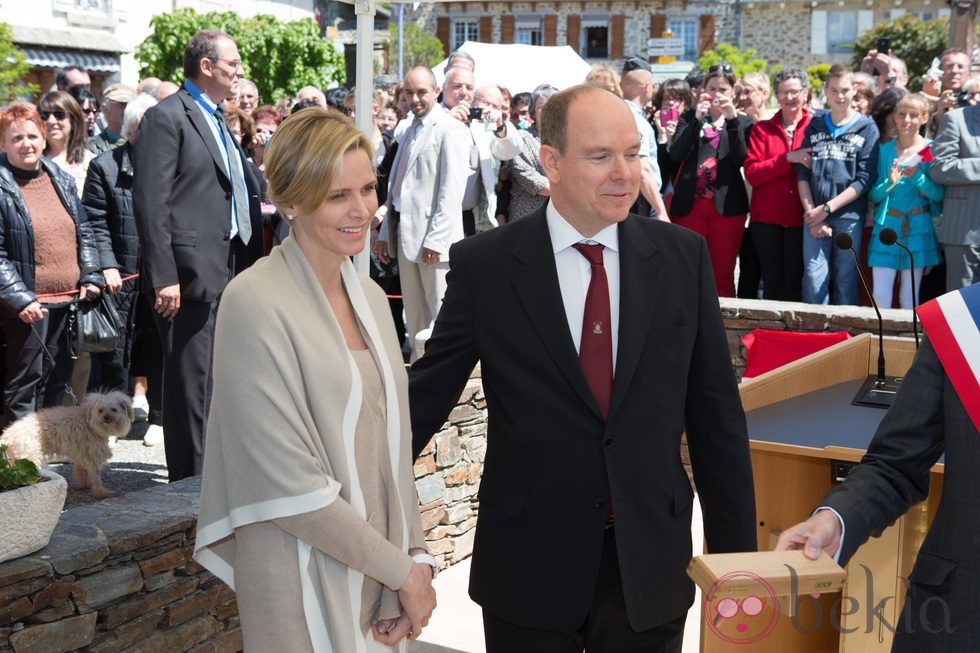 Alberto y Charlene de Monaco en Cantal