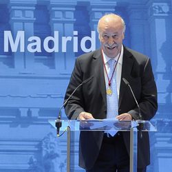 Vicente del Bosque tras recoger la Medalla de Oro de Madrid en San Isidro 2014