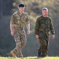 El Príncipe Harry de Inglaterra en los entrenamientos de la OTAN en Estonia