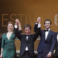 Lea Seydoux, Bertrand Bonello, Gaspard Ulliel, Jeremie Renier, Amira Casar y Aymeline Valade en el Festival de Cannes 2014