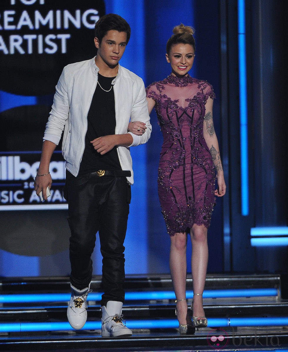 Austin Mahone y Cher Lloyd en la gala Billboard Awards 2014