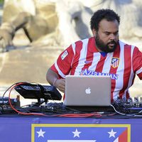 Carlos Jean poniendo música a la celebración de la Liga 2014 del Atlético de Madrid