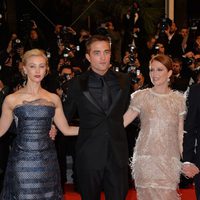 Sarah Gadon, Robert Pattinson y Julianne Moore en el Festival de Cannes 2014