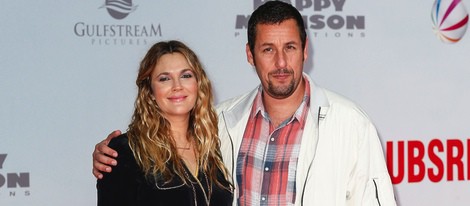 Drew Barrymore y Adam Sandler en el estreno de 'Juntos y revueltos' en Berlín