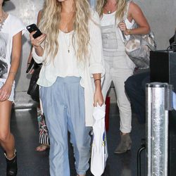 Ashley Tisdale y Vanessa Hudgens llegan a Los Angeles