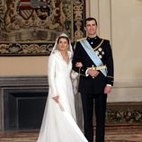 Foto oficial de los Príncipes Felipe y Letizia el día de su boda