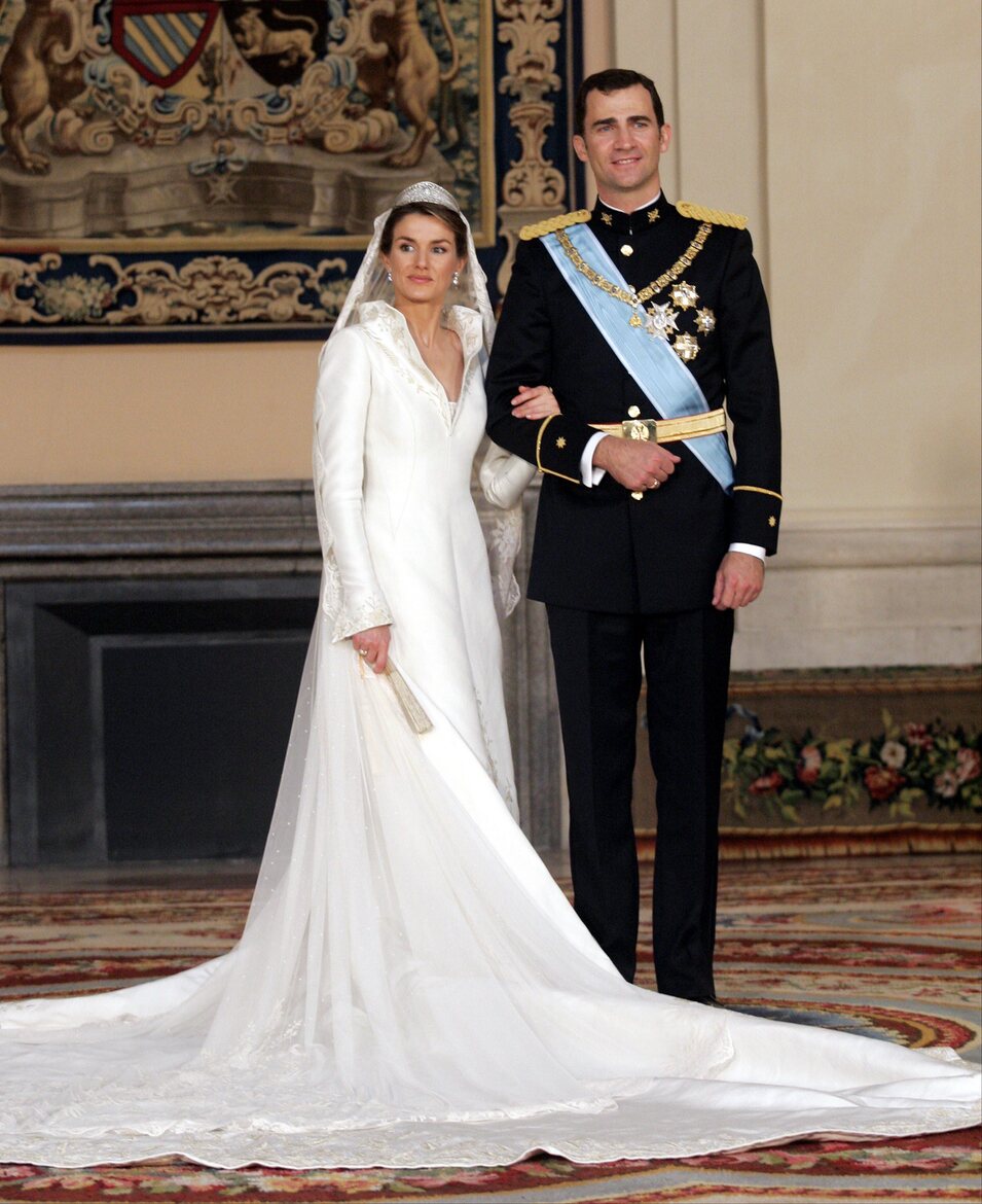 Foto oficial de los Príncipes Felipe y Letizia el día de su boda