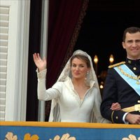 Los Príncipes de Asturias saludan tras su boda