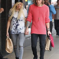 Dougie Poynter y Ellie Goulding pasean su amor por Manchester