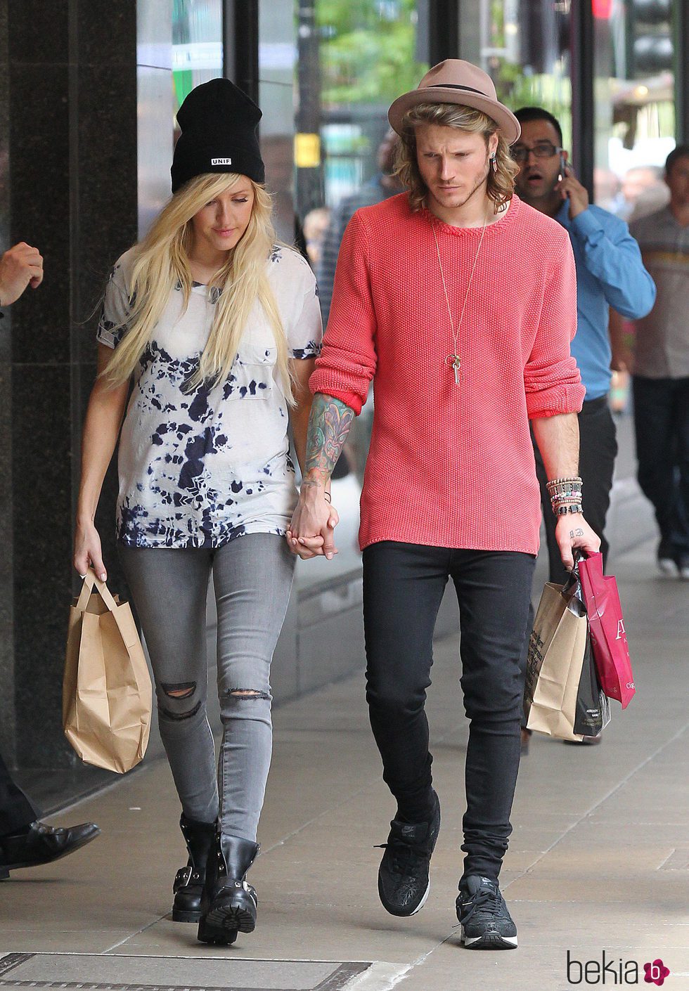 Dougie Poynter y Ellie Goulding pasean su amor por Manchester