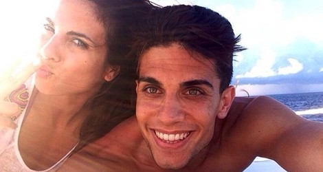 Melissa Jiménez y Marc Bartra de vacaciones en el mar