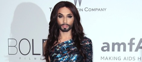 Conchita Wurst en la gala amfAR del Festival de Cannes 2014