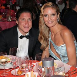 Heidi Klum y Vito Schnabel en la gala amfAR del Festival de Cannes 2014