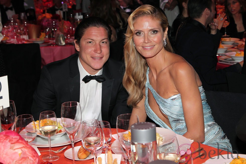 Heidi Klum y Vito Schnabel en la gala amfAR del Festival de Cannes 2014