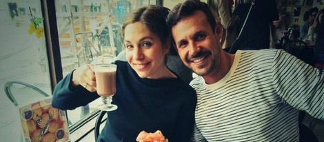 Leire Martínez y Jacobo Bustamante desayunando