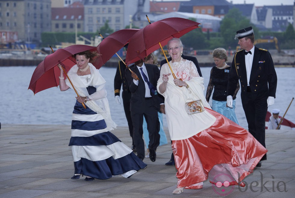 Sonia de Noruega y Margarita de Dinamarca celebran los 200 años de la Constitución Noruega en Copenhague