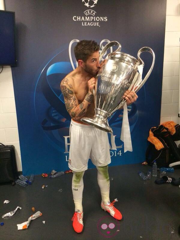 Sergio Ramos besa la Champions 2014