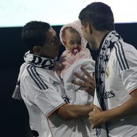 Ángel Di María con su hija Mía en la celebración de la décima Champions del Real Madrid