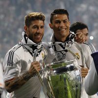 Sergio Ramos y Cristiano Ronaldo celebrando la décima Champions del Real Madrid