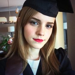 Emma Watson se gradúa en la Universidad de Brown