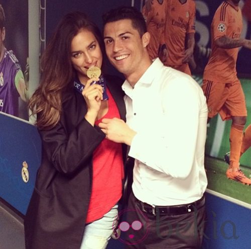 Cristiano Ronaldo con Irina Shayk celebrando la Champions 2014