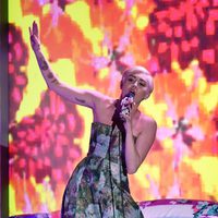 Miley Cyrus actúa en los World Music Awards 2014