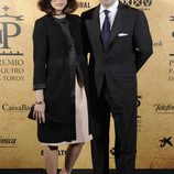 El Litri y Adriana Carolina Herrera en la entrega del Premio Paquiro 2014