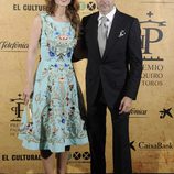 Enrique Ponce y Paloma Cuevas en la entrega del Premio Paquiro 2014