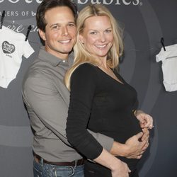 Scott Wolf y Kelley Limp felices