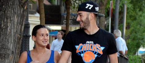 Karim Benzemá pasea con Chloé por las calles de Madrid