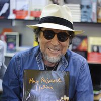 Joaquín Sabina en la Feria del Libro de Madrid 2014