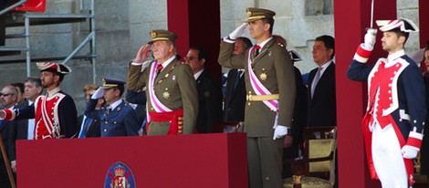 El Rey y el Príncipe Felipe en un acto militar tras la abdicación de Don Juan Carlos