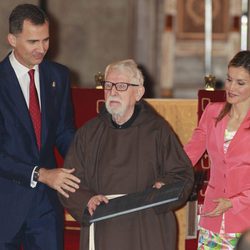 Los Príncipes Felipe y Letizia entregan el Premio Príncipe de Viana 2014 a Tarsicio de Azcona