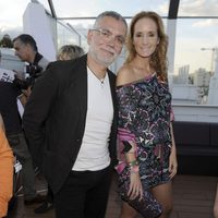 Juan Ramón Lucas y Sandra Ibarra en la presentación del libro de Elsa Pataky