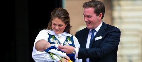 Magdalena de Suecia y Chris O'Neill abren las puertas del Palacio Real por primera vez con su hija Leonor