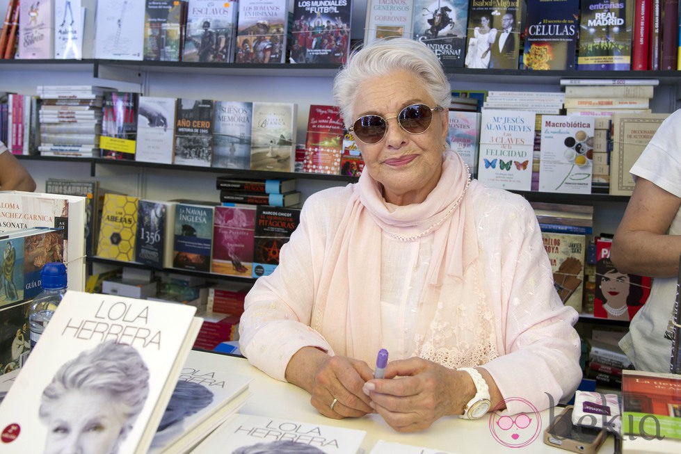 Lola Herrera en la Feria del Libro de Madrid 2014