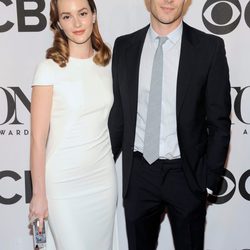 Leighton Meester y Adam Brody en los Tony Awards 2014