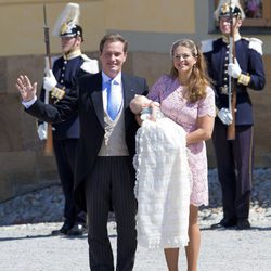 Magdalena de Suecia y Chris O'Neill tras bautizar a su hija Leonor