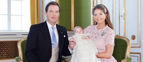 Magdalena de Suecia y Chris O'Neill con la Princesa Leonor en su bautizo