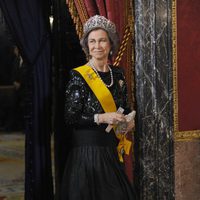 La Reina Sofía, con la tiara Flor de Lis, en la cena de gala al presidente de México y su esposa en el Palacio Real