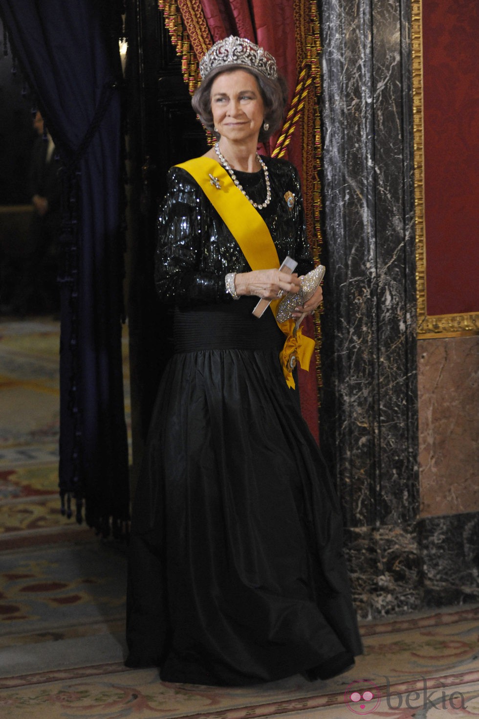 La Reina Sofía, con la tiara Flor de Lis, en la cena de gala al presidente de México y su esposa en el Palacio Real