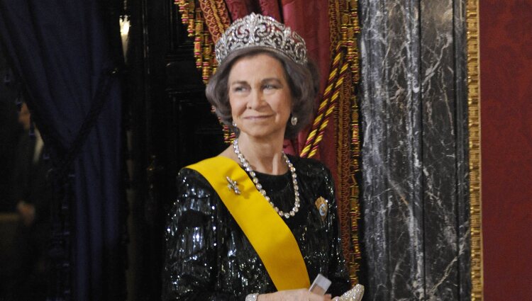 La Reina Sofía, con la tiara Flor de Lis, en la cena de gala al presidente de México y su esposa en el Palacio Real